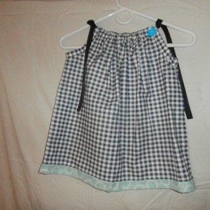 Girl's dress / pinafore
